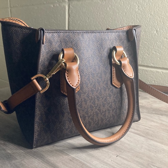 MICHAEL KORS Kris Satchel Bag - Picture 2 of 4